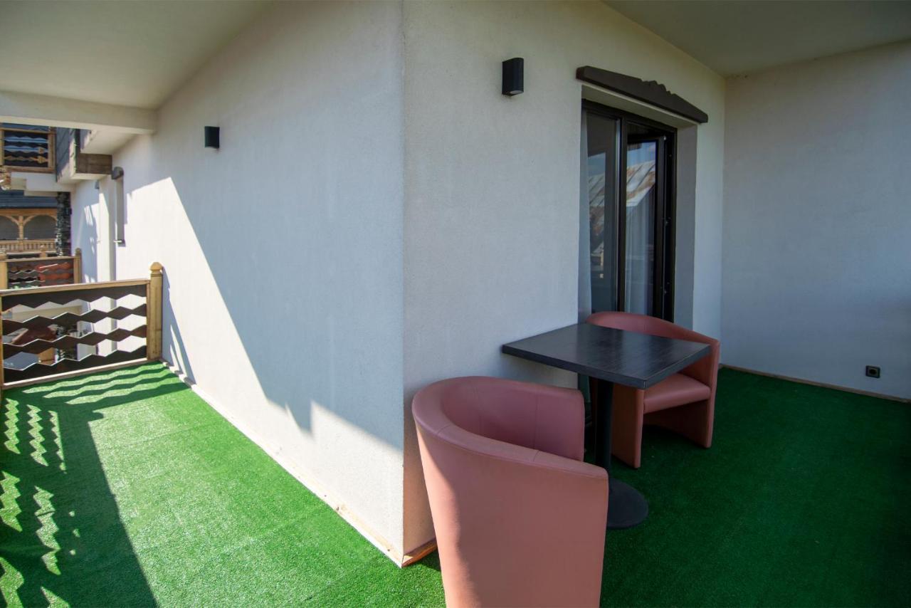 La Conacul Vesel Hotel Săpînţa Exterior foto