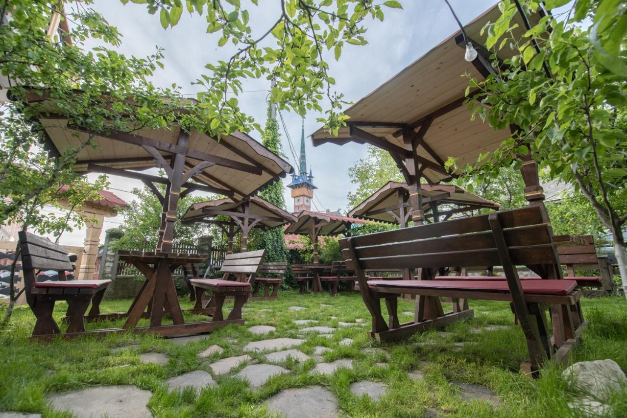 La Conacul Vesel Hotel Săpînţa Exterior foto