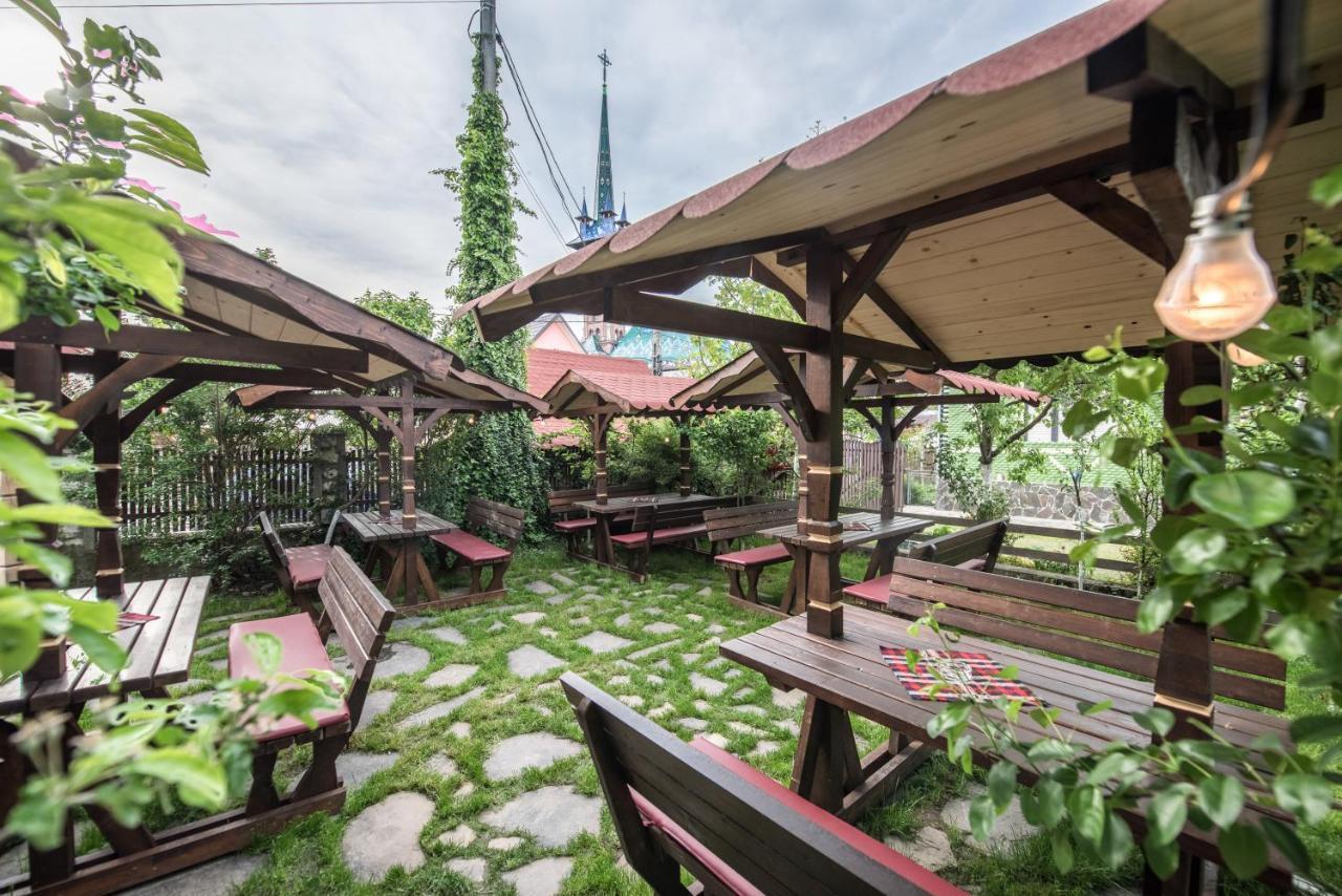 La Conacul Vesel Hotel Săpînţa Exterior foto