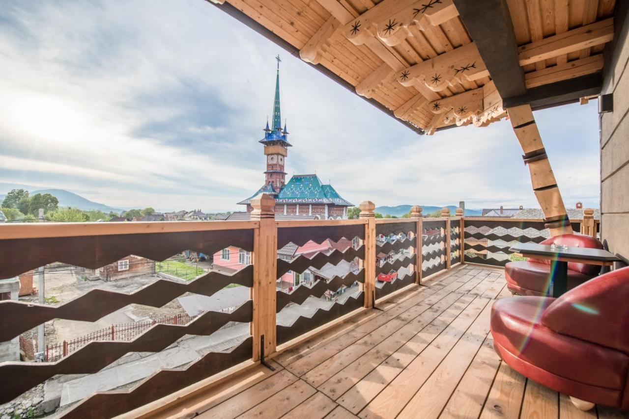 La Conacul Vesel Hotel Săpînţa Exterior foto